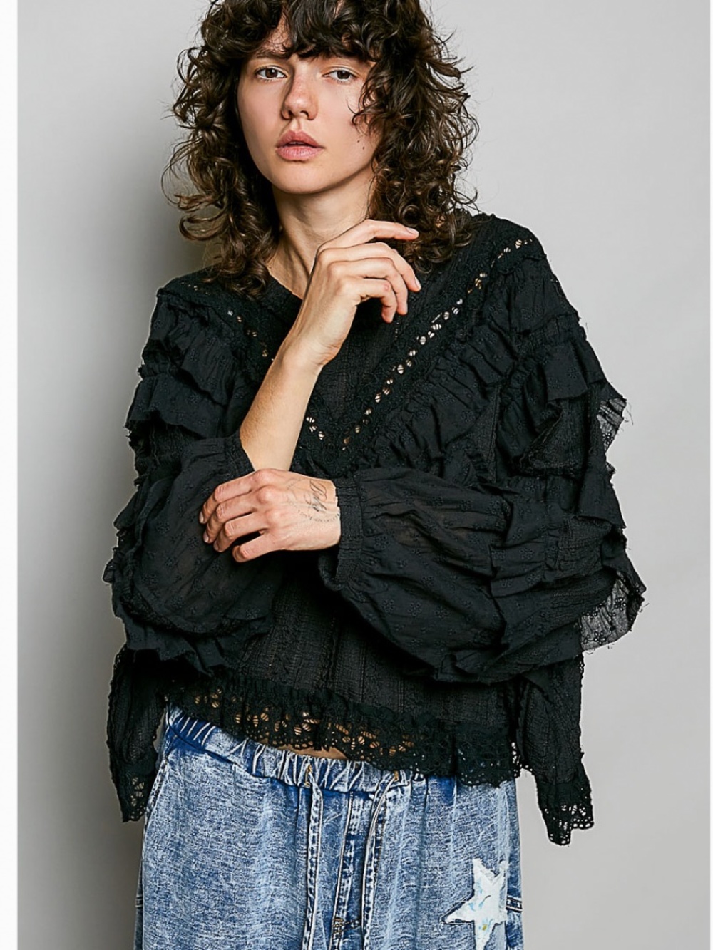🎉POL “ PRINCETON 2 “ POL Eyelet Ruffle Raw Edge Trim Lace Solid Knit Top 28 - Picture 3 of 9